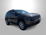 Used 2017 Jeep Cherokee Latitude image 2
