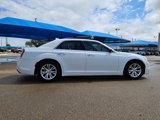 Used 2016 Chrysler 300 C image 4