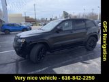 Used 2018 Jeep Grand Cherokee Altitude image 2