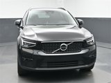 Used 2023 Volvo XC40 B4 Ultimate image 2