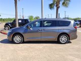 Used 2022 Chrysler Pacifica Touring-L image 4