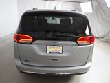 Used 2020 Chrysler Pacifica Touring-L image 4