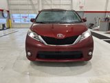 Used 2015 Toyota Sienna SE image 2