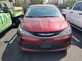 Used 2018 Chrysler Pacifica Touring w/ Security Group image 4