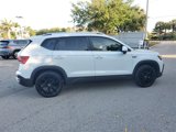 Certified 2022 Volkswagen Taos SE w/ Panoramic Sunroof Package image 4