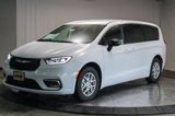 New 2025 Chrysler Pacifica Select image 3