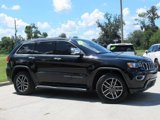 Used 2020 Jeep Grand Cherokee Limited w/ Luxury Group II image 2