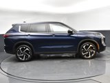 Used 2022 Mitsubishi Outlander SE image 3