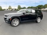 Used 2023 Jeep Grand Cherokee Limited image 3
