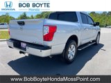 Used 2019 Nissan Titan SV w/ SV Convenience Package image 5