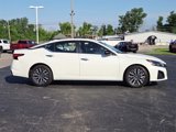 Used 2024 Nissan Altima 2.5 SV image 2