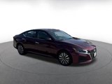 Used 2024 Nissan Altima 2.5 SV image 2