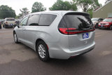 Used 2023 Chrysler Pacifica Touring-L image 5