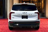 Used 2022 Kia Telluride SX w/ SX Prestige Package image 3