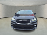 Used 2022 Chrysler Pacifica Touring-L image 2