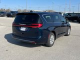 New 2025 Chrysler Pacifica Select image 4