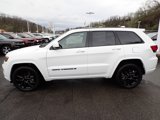 Used 2022 Jeep Grand Cherokee Laredo X image 2