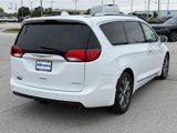Used 2018 Chrysler Pacifica Limited w/ Tire & Wheel Group image 4