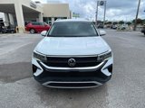 Used 2022 Volkswagen Taos SE image 2