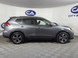 Used 2017 Nissan Rogue SL image 3