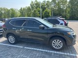 Used 2018 Nissan Rogue SV image 2