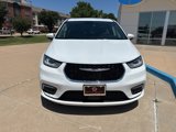 Used 2023 Chrysler Pacifica Touring-L image 3