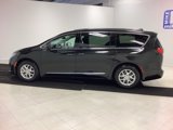 Used 2020 Chrysler Pacifica Touring-L image 6