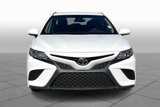 Used 2018 Toyota Camry SE image 3