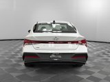 Used 2025 Hyundai Elantra SE image 4