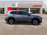 Used 2021 Nissan Rogue SV image 2