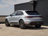 Certified 2024 Porsche Macan image 3