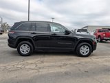 New 2025 Jeep Grand Cherokee Laredo w/ Luxury Tech Group I image 3