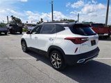 Used 2022 Kia Seltos SX image 5