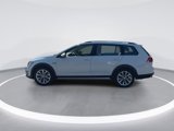 Used 2017 Volkswagen Golf Alltrack image 5