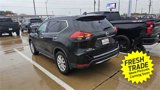 Used 2017 Nissan Rogue SV w/ SV Premium Package image 2