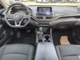 Used 2023 Nissan Altima 2.5 SV image 2
