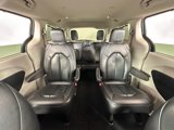 Used 2022 Chrysler Pacifica Touring-L image 6