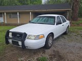 Used 2005 Ford Crown Victoria Police Interceptor image 2