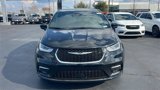 New 2025 Chrysler Pacifica Select image 2