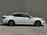Used 2021 Nissan Altima 2.5 SV w/ SV Premium Package image 2