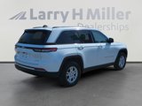 Used 2023 Jeep Grand Cherokee Laredo image 5