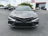 Used 2022 Toyota Camry SE image 2