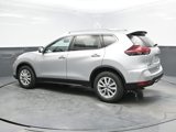 Used 2019 Nissan Rogue SV image 4