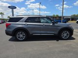 Used 2022 Ford Explorer XLT w/ Equipment Group 202A image 3
