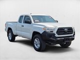 Used 2018 Toyota Tacoma SR image 3