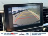 Certified 2025 Hyundai Venue SE image 3