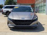 Used 2022 Hyundai Elantra SE image 2