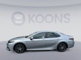 Used 2022 Toyota Camry SE image 2