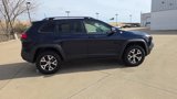 Used 2016 Jeep Cherokee Trailhawk image 2