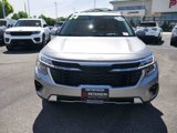 Used 2024 Kia Seltos EX image 3